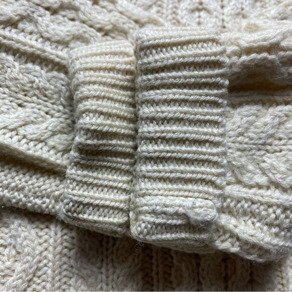 Alan Paige Cream Cable Knit Vintage 100% Wool Crew Neck Sweater Size 40 - Picture 5 of 9